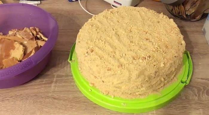 Торт медовий рецепт у домашніх умовах з цукром, варене згущене молоко, масляний або